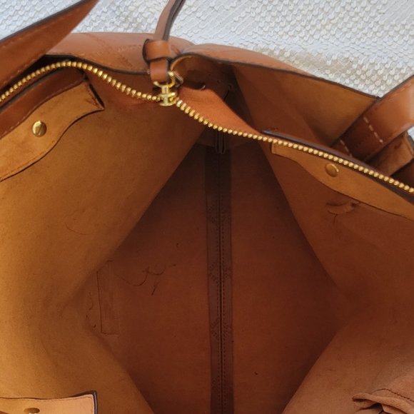Steve Madden Vegan Tan Tote - Picture 4 of 8